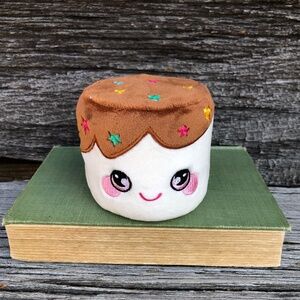 Squeezamals Peta Marshmallow Series 2 Desserts stuffed plush toy scented ©️2019